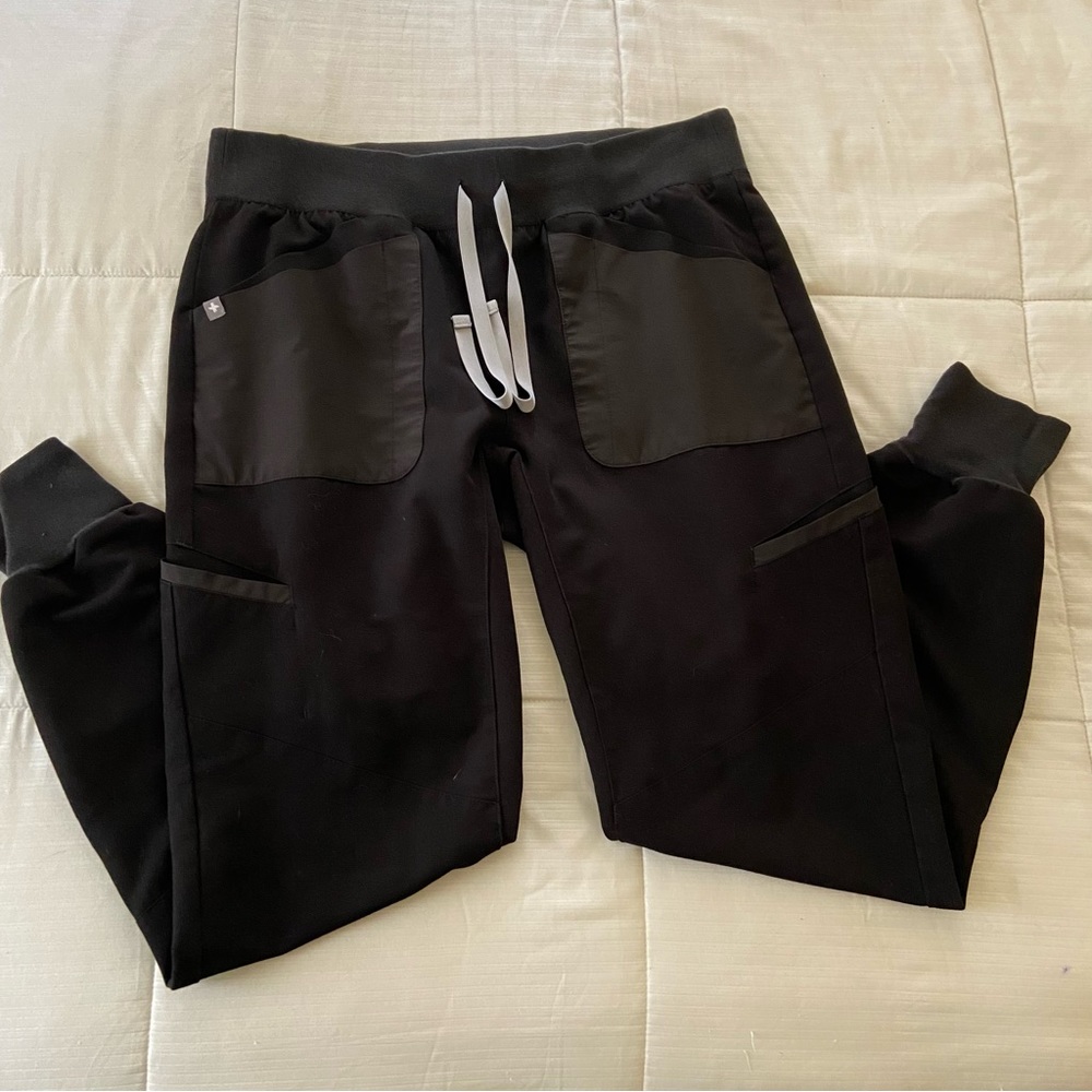 Figs Limited Edition MAUA Scrub Joggers Women’s Size Medium